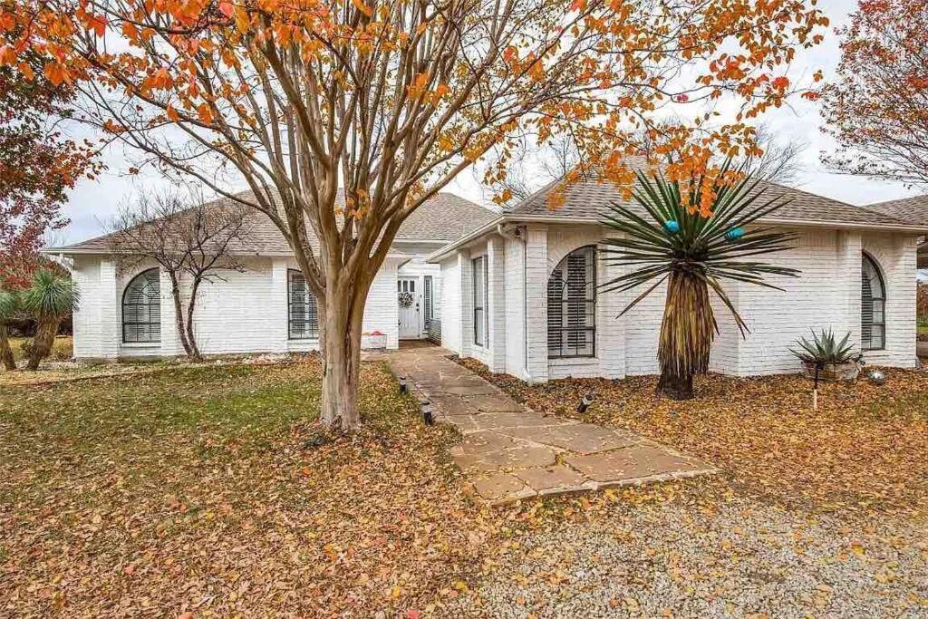 Beautiful Farmhouse W/ Pool On 6 Acres Ranch Aubrey Екстер'єр фото