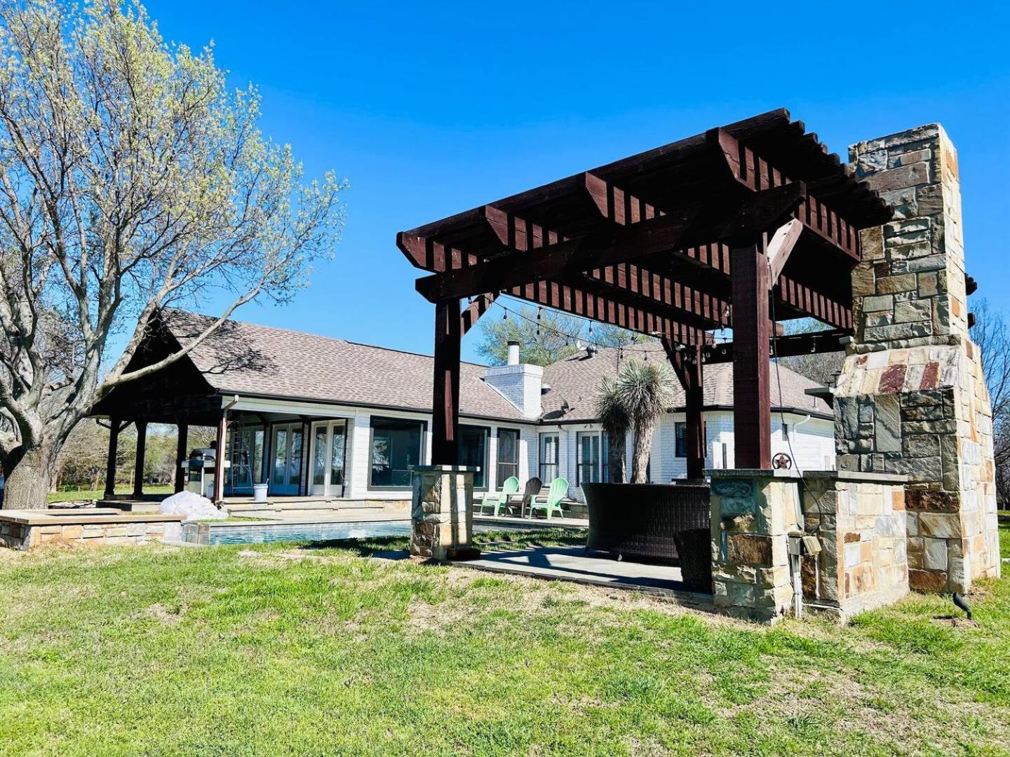 Beautiful Farmhouse W/ Pool On 6 Acres Ranch Aubrey Екстер'єр фото